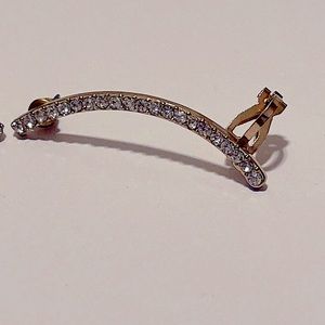 ✨💎HOST PICK 💎✨ Swarovski Elements, White Topaz Ear runners// Lobe to cartilage